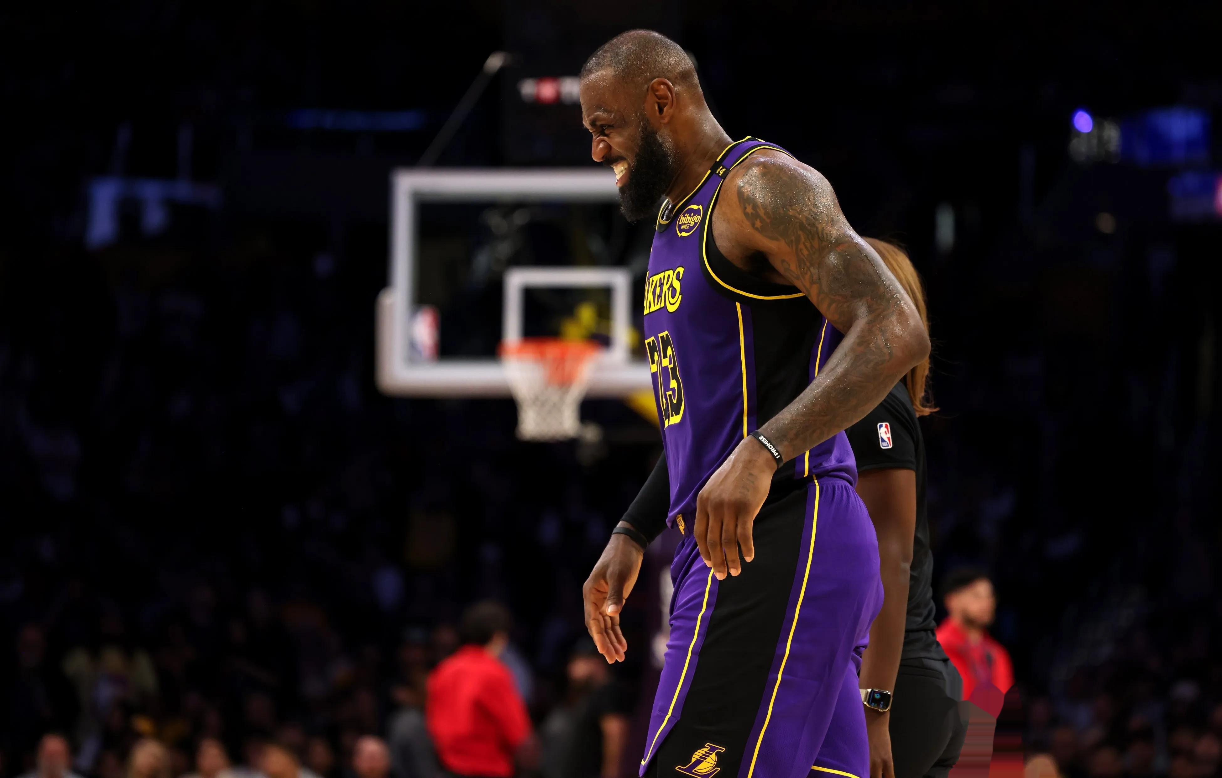 62+15+8！回来了！回来了！1亿啊！76人等了2年，终于等到了（62+15+8统治级回归！1亿值回票价，76人两年等待终于兑现）