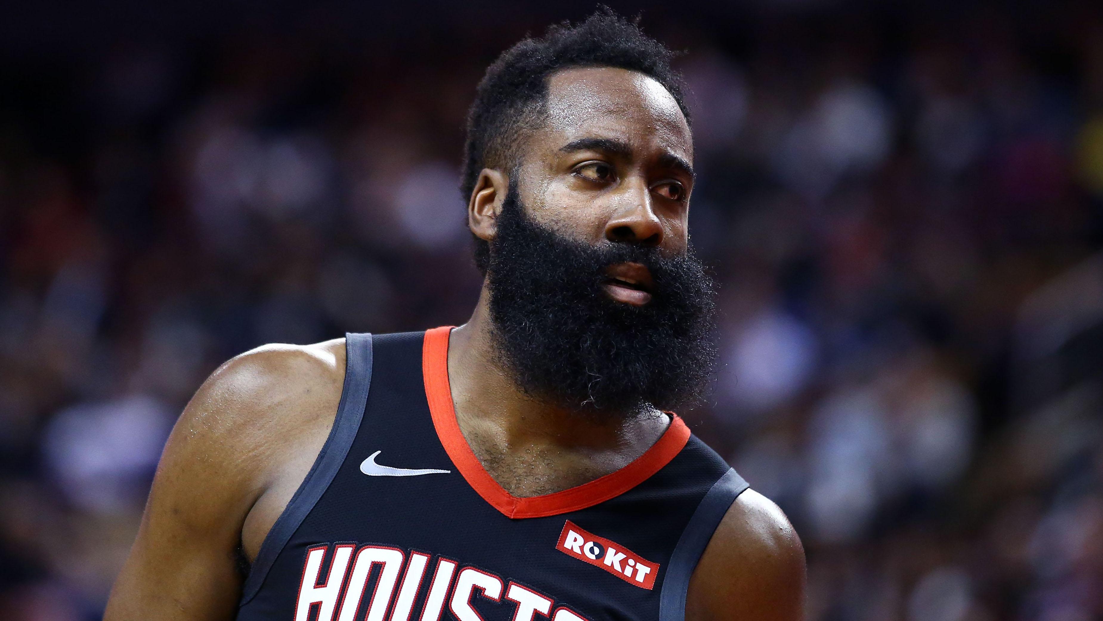 米兰客战拉齐奥：莱奥领衔，亚沙里、里奇、拉比奥出战（拉齐奥主场迎米兰：莱奥领军，亚沙里、里奇、拉比奥一同登场）