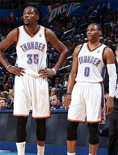 前锋连续三轮破门，全场观众沸腾（前锋三场连破门，点燃全场）