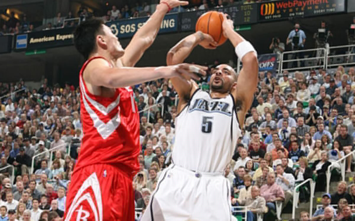 乔治娜点赞安东内拉庆祝梅西夺冠帖子，引发球迷热议（乔治娜为安东内拉庆祝梅西夺冠的动态点赞，掀起球迷热议）