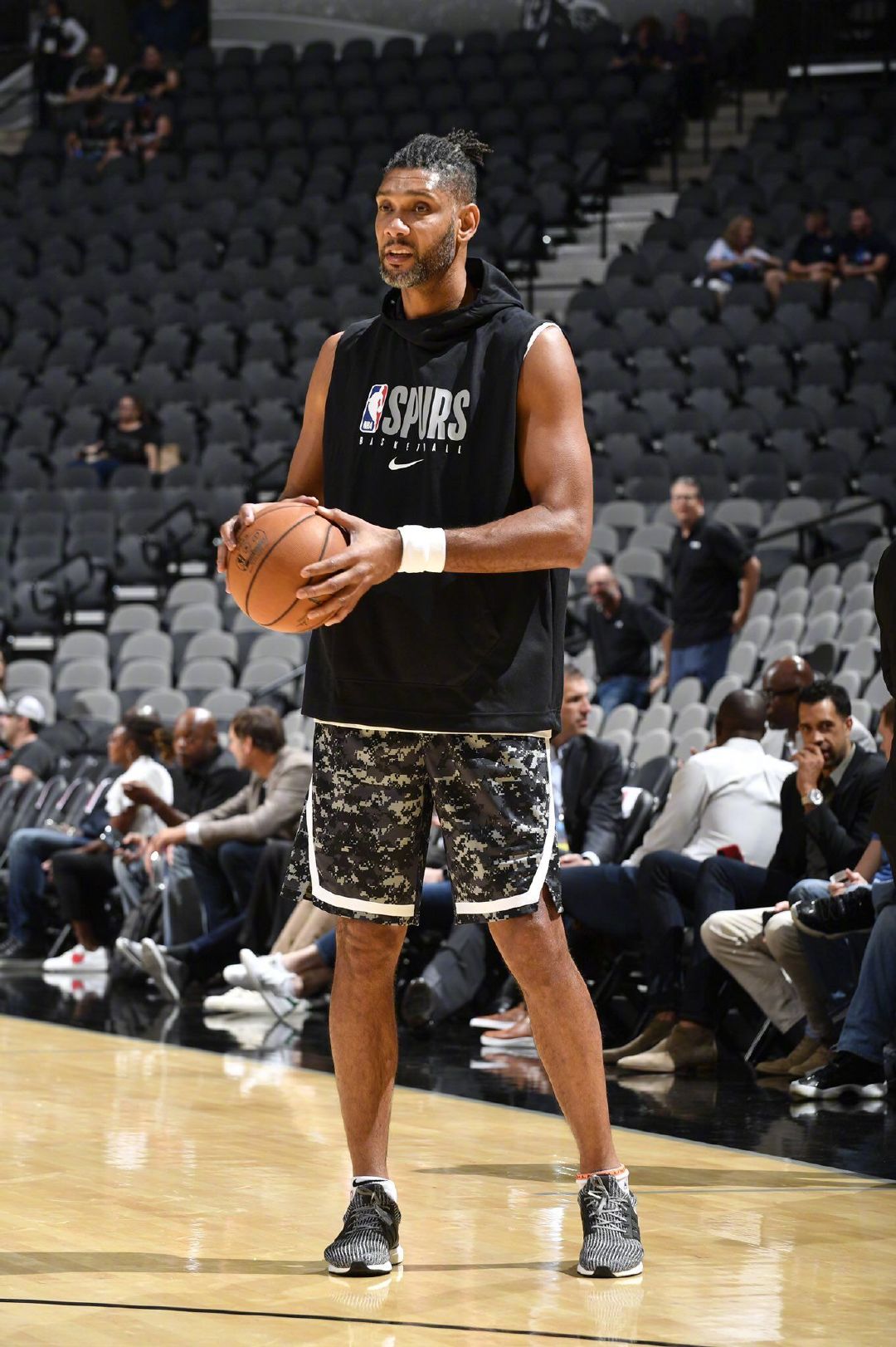 基米希打入生涯首粒欧冠乌龙，拜仁上次欧冠乌龙由阿拉巴打入（基米希生涯首次欧冠自摆乌龙，拜仁上一次欧冠乌龙来自阿拉巴）