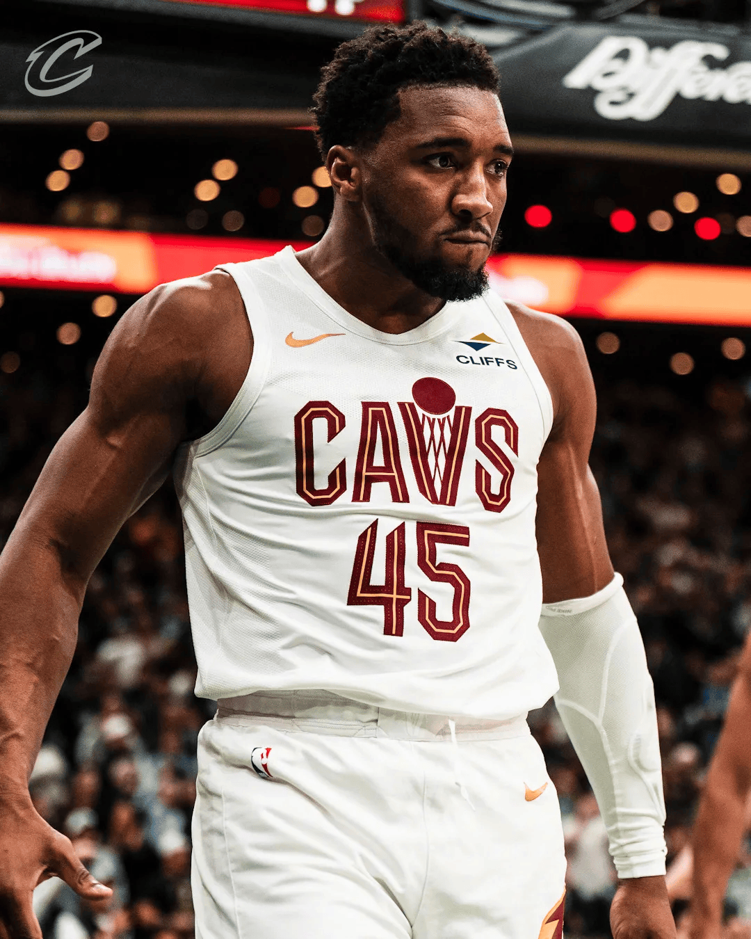 命中注定，狼队新援沃尔费手臂上有一个狼的文身（缘分十足，狼队新援沃尔费手臂竟刻着狼纹身）