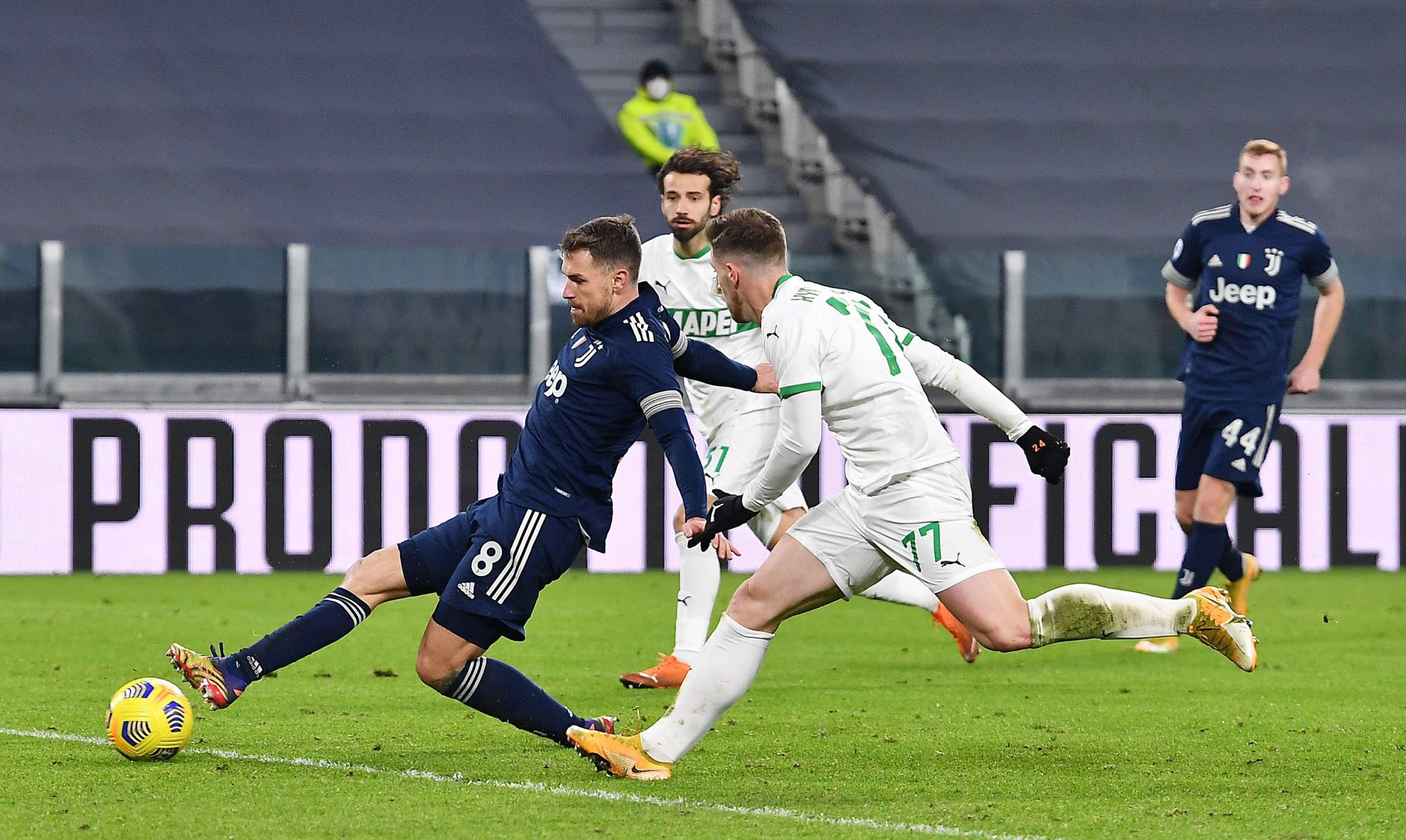 来自转会市场的报道：众所周知，皇家马德里的门将卢...（转会市场消息称：人尽皆知，皇马门将卢...）