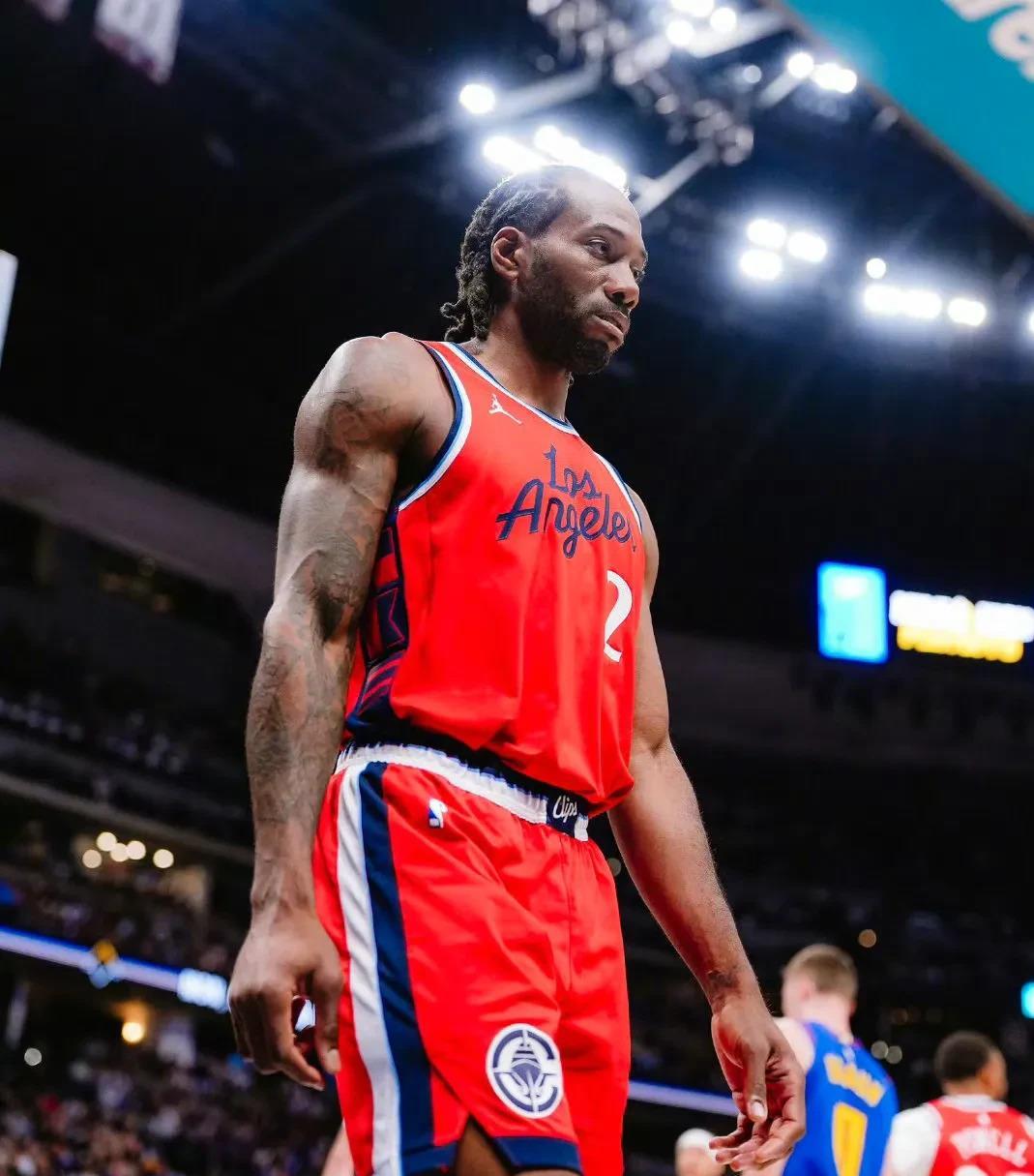 小蜜蜂英超对阵升班马豪取10连胜，伯恩利本赛季丢球第三多（英超小蜜蜂对升班马豪取10连胜，伯恩利本季失球数排名第三）