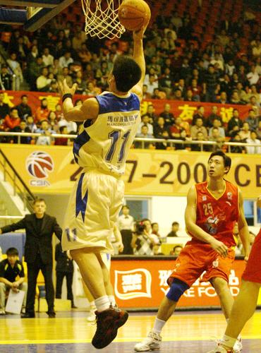 领袖气质，一眼就能看出来（领导风范，一眼可辨）