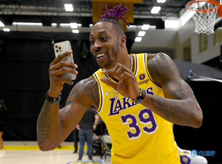 巴媒：格雷米奥主席候选者曾想招募本泽马，以此当竞选筹码（巴媒：格雷米奥主席参选人曾打算签下本泽马当竞选筹码）