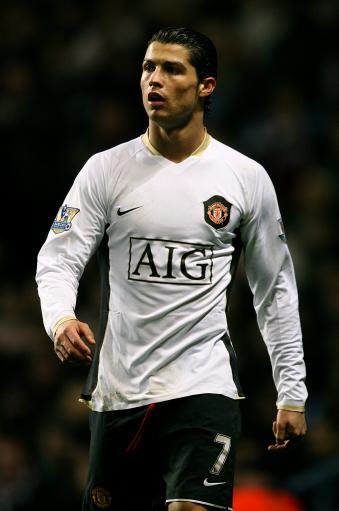 CBA赛场技术统计：辽宁队三分命中率领先,（CBA数据速递：辽宁队三分命中率居首）