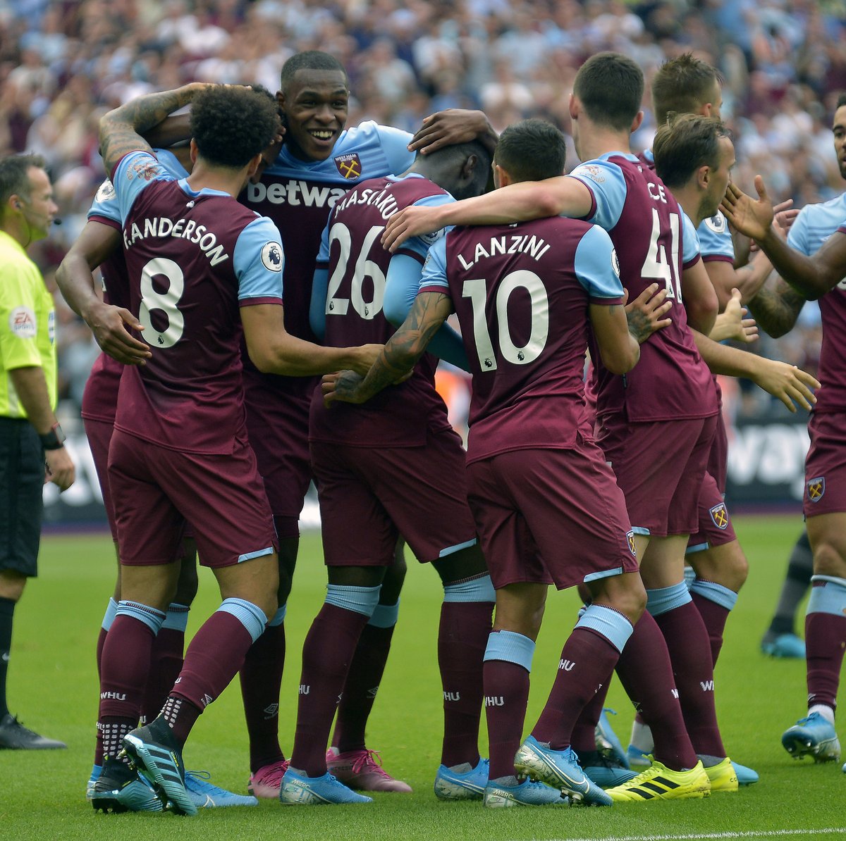 新民声援穆斯卡特：因几句赛后怨言就被全盘否定，这合理吗？（因几句赛后抱怨就否定穆斯卡特，公平吗？）