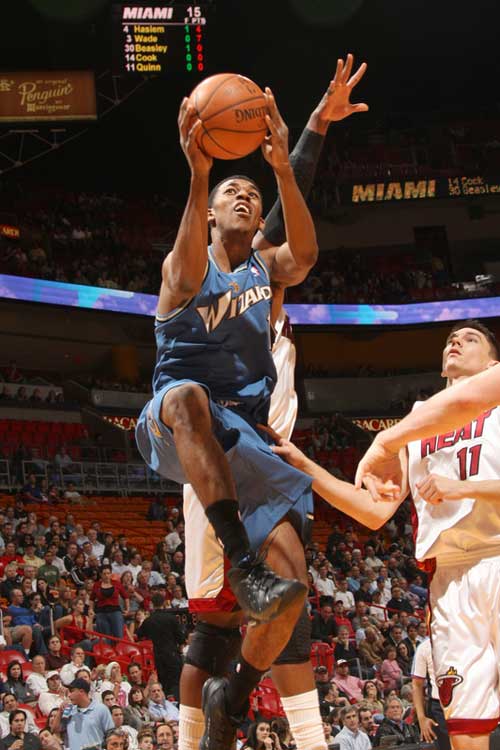 比利亚：西班牙前国脚奎尼是西班牙足球历史上最伟大的射手（比利亚称奎尼为西班牙足坛历史最伟大的射手）